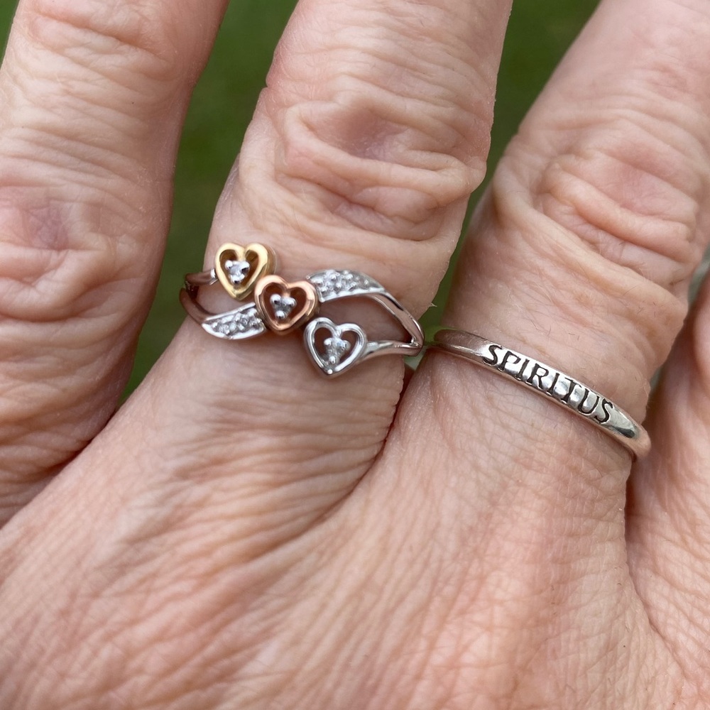SOLD 💲3 heart Diamond 10k white gold ring with yellow and rose gold accent - Picture 7 of 15